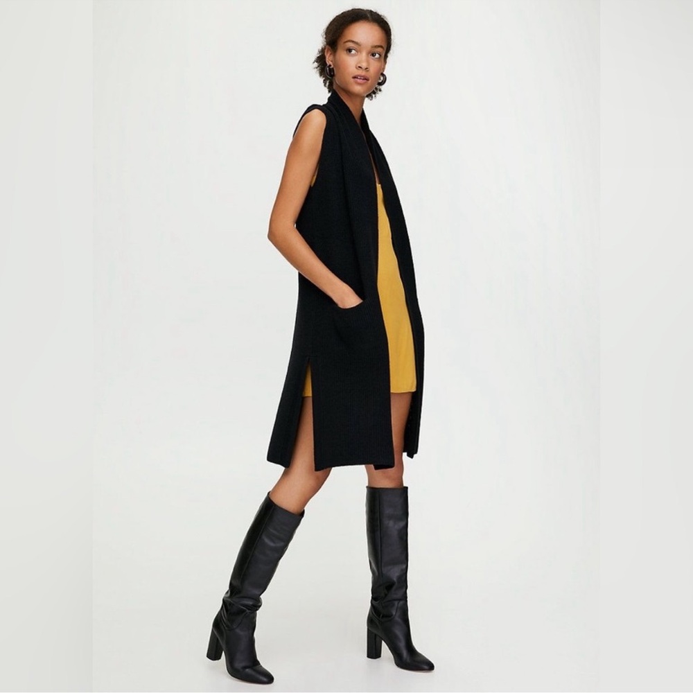 Aritzia Wilfred Olivie Cardigan Vest | 100% Merino Wool Long Knit Black